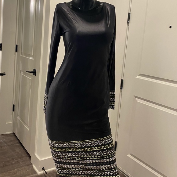 Dress - Picture 2 of 2